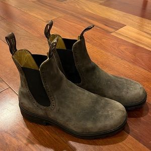 Blundstone’s High Top Boots - Rustic Brown women’s 8.5